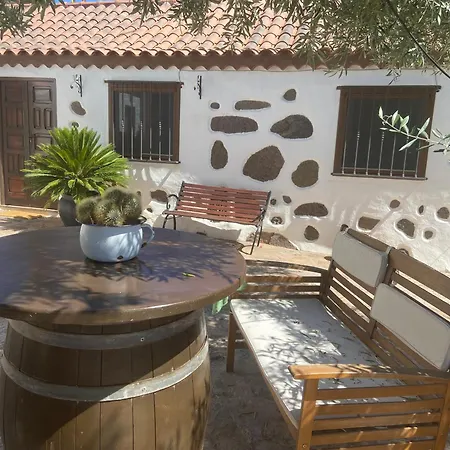 La Casa Vieja De La Montana * Santa Lucia